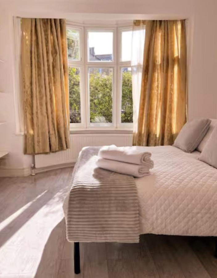 Comfy Double In Clapham Homestay *